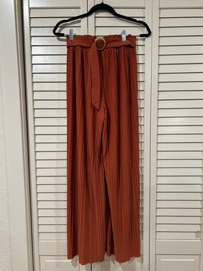 High-Waist Rust Wide-Leg Pleated Pants with Belt Size 2